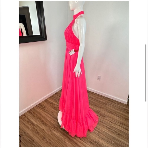 Mac Duggal High Neck Tiered Chiffon Halter Gown Size 6 NWT - Picture 6 of 8